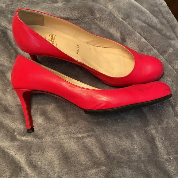 I never wore these. I bought off of ebay. Great pumps pink/res color 85mm - Picture 4 of 6